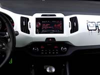 Фотография установки магнитолы Pioneer AVH-2400BT в Kia Sportage 3